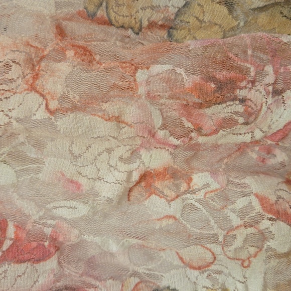 Flowered top - Picture 2 of 3